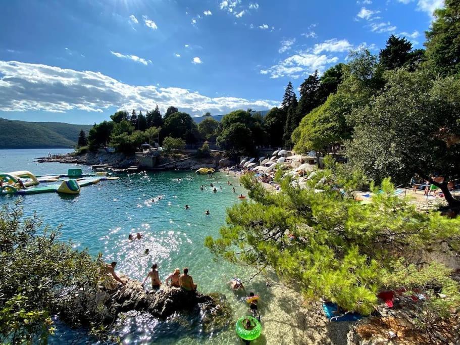 Studio Vesna With A Terrace And Sea View Rabac Ngoại thất bức ảnh